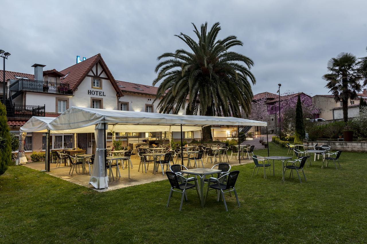 Hotel La Terraza De Puente Viesgo Exteriör bild